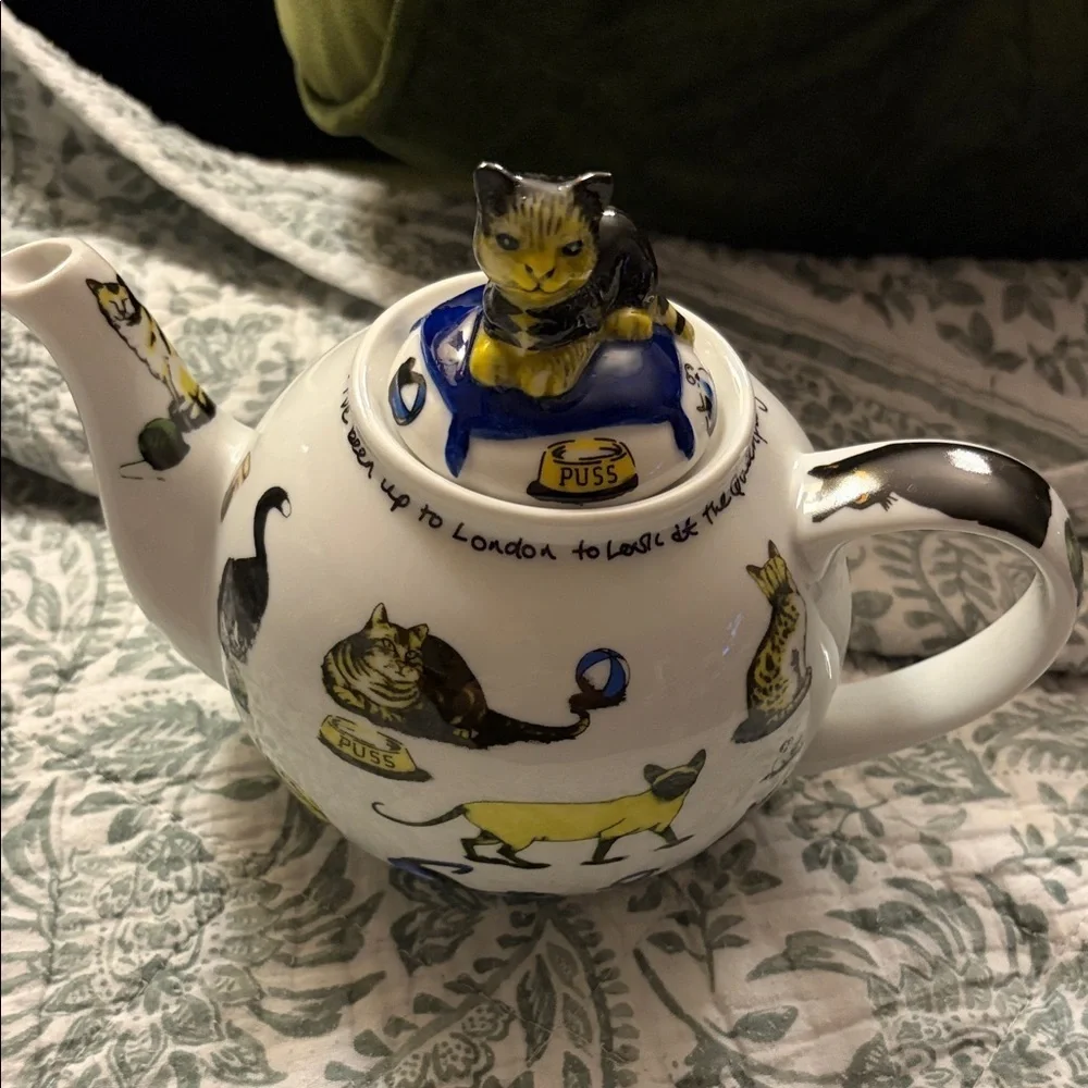 Paul Cardew cat tea Cat-Themed porcelain Teapot with Lid 48 oz.